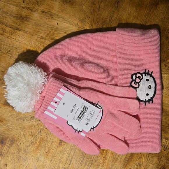 Hello Kitty Bundle - Picture 2 of 10